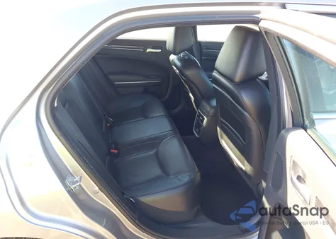 2016 Chrysler 300C Awd z USA, uszkodzony, nr VIN 2C3CCAKG5GH359438